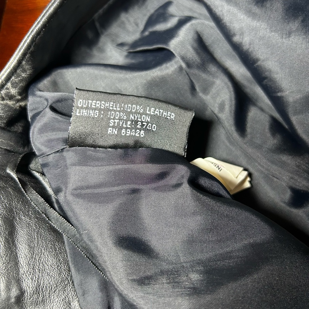 Women’s 6 Black Leather Skirt by Byrnes & Baker - Picture 6 of 6